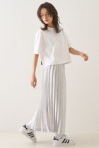 【デザイン ワークス/DESIGN WORKS】のバックリボンヴィンテージ加工Tシャツ 人気、トレンドファッション・服の通販 founy(ファニー) ファッション Fashion レディースファッション Fashion for Women トップス・カットソー Cut & Sew Tops シャツ・ブラウス・オフィスカジュアル Elegant Blouses & Button-Ups ロングTシャツ・Tシャツ Longline T-Shirts & Tees カットソー・ベーシックTシャツ Cut-and-Sewn Tops / Stretch Tees & Basics ショート Short, Short Length スリーブ Sleeve, Long Sleeve / Short Sleeve タフタ Taffeta, Structured Fabric デニム Denim, Jeans Material リボン Ribbon, Bow ヴィンテージ Vintage Style thumbnail ホワイト|ID: prp329100004927092 ipo3291000000036970407