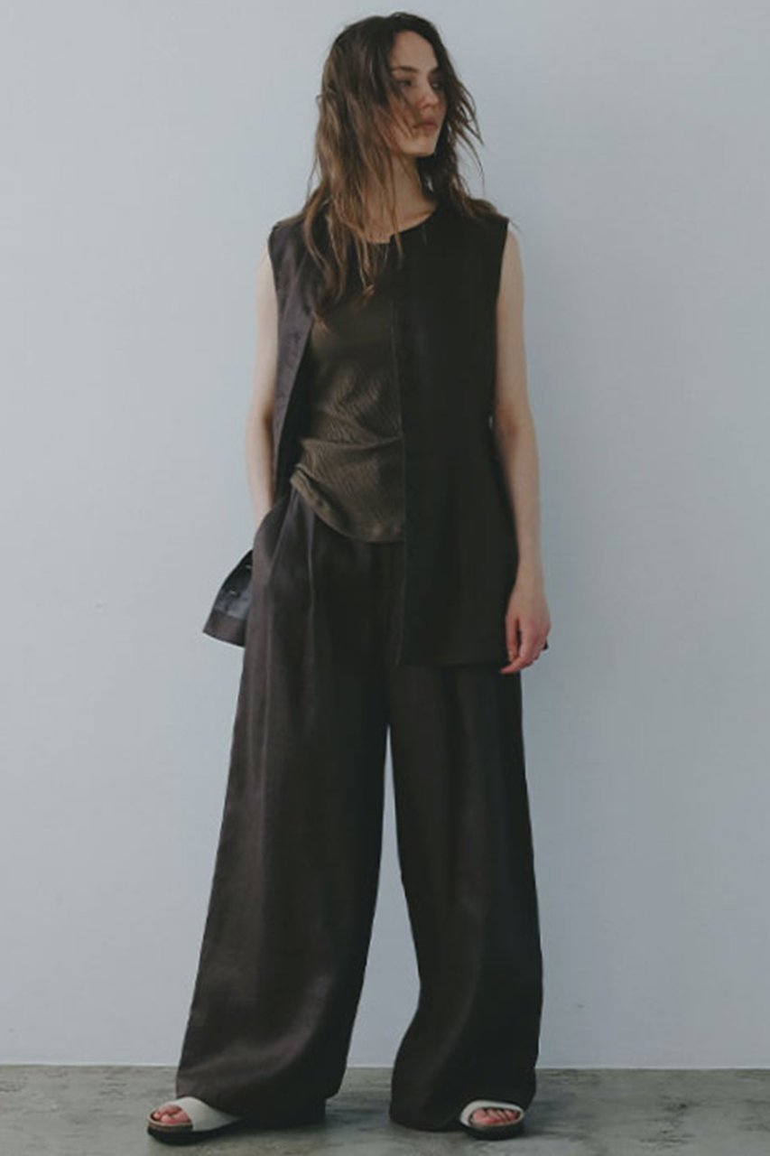 【エトレトウキョウ/ETRE TOKYO】のダブルクロススリーブレスカップインプルオーバー 人気、トレンドファッション・服の通販 founy(ファニー) 　ファッション　Fashion　レディースファッション　Fashion for Women　トップス・カットソー　Cut & Sew Tops　キャミソール&ノースリーブ　Camisoles & Sleeveless Tops　シャツ・ブラウス・オフィスカジュアル　Elegant Blouses & Button-Ups　ロングTシャツ・Tシャツ　Longline T-Shirts & Tees　カジュアルプルオーバー・ニットトップス　Pullovers & Knit Tops / Casual Pullovers　カットソー・ベーシックTシャツ　Cut-and-Sewn Tops / Stretch Tees & Basics　なめらか　Smooth, Silky Texture　インナー　Innerwear　カッティング　Cutting Detail　キャミソール　Camisole, Spaghetti Strap Top　タンク　Tank Top, Sleeveless Top　ダブル　Double, Double-Breasted　リラックス　Relax, Relaxed Fit　other-7|ID: prp329100004927100 ipo3291000000036970473