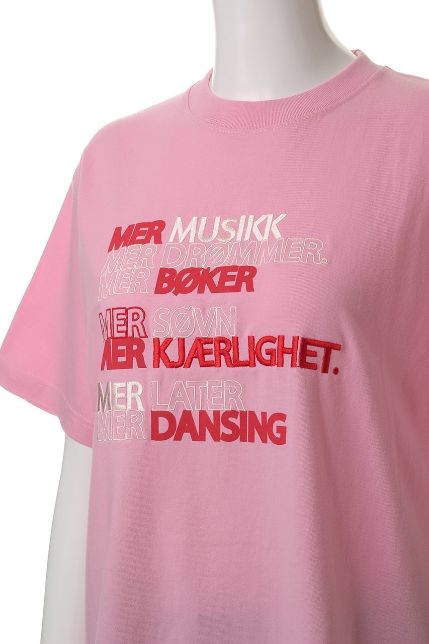 【メゾンスペシャル/MAISON SPECIAL】のLOVE LIFF Embroidery T-shirt/LOVE LIFFエンブロイダリーTシャツ 人気、トレンドファッション・服の通販 founy(ファニー) 　ファッション　Fashion　レディースファッション　Fashion for Women　トップス・カットソー　Cut & Sew Tops　シャツ・ブラウス・オフィスカジュアル　Elegant Blouses & Button-Ups　ロングTシャツ・Tシャツ　Longline T-Shirts & Tees　カットソー・ベーシックTシャツ　Cut-and-Sewn Tops / Stretch Tees & Basics　エンブロイダリー　Embroidery Design　ショート　Short, Short Length　スリーブ　Sleeve, Long Sleeve / Short Sleeve　トレンド　Trend, Trending Now　バランス　Balance, Style Balance　フォルム　Silhouette, Form　ロング　Long, Long-Length　おすすめ　Recommended / Our Picks　other-5|ID: prp329100004927488 ipo3291000000036973587