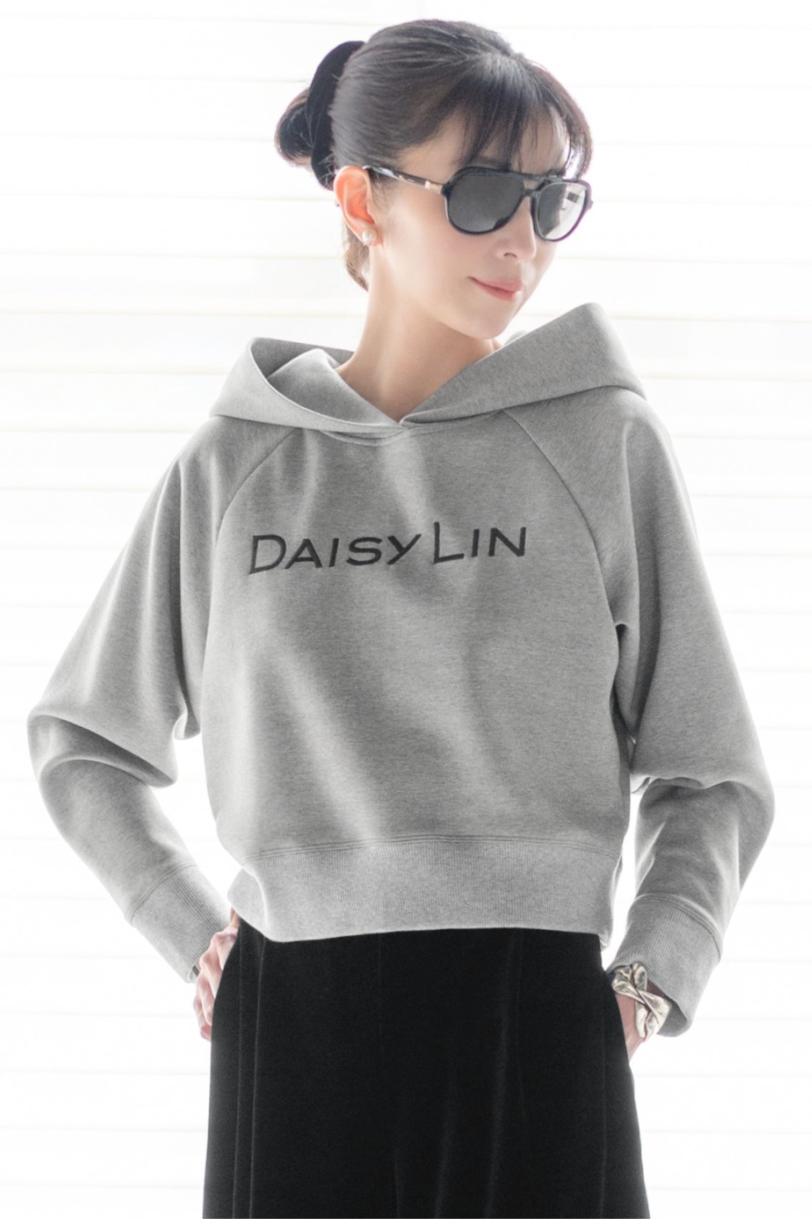 【デイジーリン/DAISY LIN】のDL Stylish Parka 人気、トレンドファッション・服の通販 founy(ファニー) 　ファッション　Fashion　レディースファッション　Fashion for Women　トップス・カットソー　Cut & Sew Tops　シャツ・ブラウス・オフィスカジュアル　Elegant Blouses & Button-Ups　レディースパーカー・カジュアルフーディー　Casual Hoodies & Sweatshirts　ロングTシャツ・Tシャツ　Longline T-Shirts & Tees　スウェット・クルーネックトップス　Sweatshirts & Crewnecks / Relaxed Fit Sweat Tops　カットソー・ベーシックTシャツ　Cut-and-Sewn Tops / Stretch Tees & Basics　エレガント 上品　Elegant　ジャケット　Jacket, Outerwear　なめらか　Smooth, Silky Texture　ハイネック　High Neck, Mock Neck　バランス　Balance, Style Balance　A/W・秋冬　Autumn/Winter　other-6|ID: prp329100004928289 ipo3291000000036981758