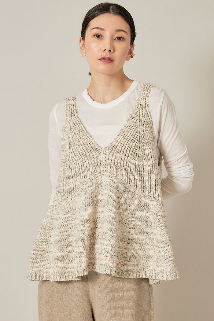 【カレンソロジー/Curensology】のリネンラメニットキャミ インテリア・キッズ・メンズ・レディースファッション・服の通販 founy(ファニー) https://founy.com/ ファッション Fashion レディースファッション Fashion for Women トップス・カットソー Cut & Sew Tops ニット Knit Tops & Sweaters キャミソール&ノースリーブ Camisoles & Sleeveless Tops シャツ・ブラウス・オフィスカジュアル Elegant Blouses & Button-Ups ロングTシャツ・Tシャツ Longline T-Shirts & Tees カットソー・ベーシックTシャツ Cut-and-Sewn Tops / Stretch Tees & Basics カットソー Cut and Sewn Top キャミソール Camisole, Spaghetti Strap Top タンク Tank Top, Sleeveless Top デコルテ Décolleté, Neckline フレア Flare, Flared リネン Linen, Linen Fabric エレガント 上品 Elegant |ID: prp329100004928881 ipo3291000000036988327