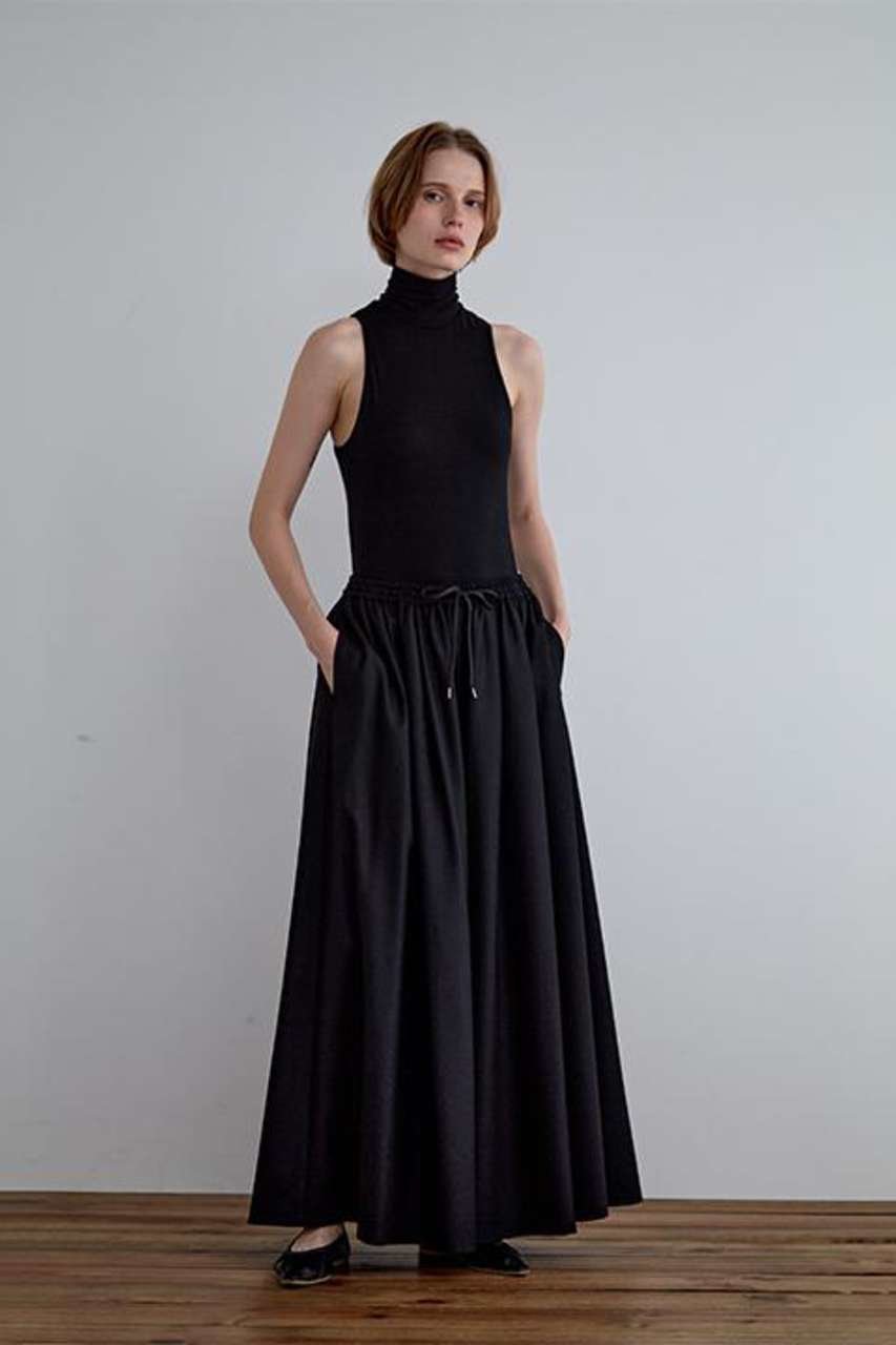 【ル フィル/LE PHIL】のカップインハイネックトップ 人気、トレンドファッション・服の通販 founy(ファニー) 　ファッション　Fashion　レディースファッション　Fashion for Women　トップス・カットソー　Cut & Sew Tops　キャミソール&ノースリーブ　Camisoles & Sleeveless Tops　シャツ・ブラウス・オフィスカジュアル　Elegant Blouses & Button-Ups　ロングTシャツ・Tシャツ　Longline T-Shirts & Tees　カットソー・ベーシックTシャツ　Cut-and-Sewn Tops / Stretch Tees & Basics　アメリカン　American Style　キャミソール　Camisole, Spaghetti Strap Top　ジャケット　Jacket, Outerwear　ストレッチ　Stretch, Stretchy Fabric　スリーブ　Sleeve, Long Sleeve / Short Sleeve　タンク　Tank Top, Sleeveless Top　ハイネック　High Neck, Mock Neck　ベーシック　Basic, Essential　エレガント 上品　Elegant　other-4|ID: prp329100004929485 ipo3291000000036994287