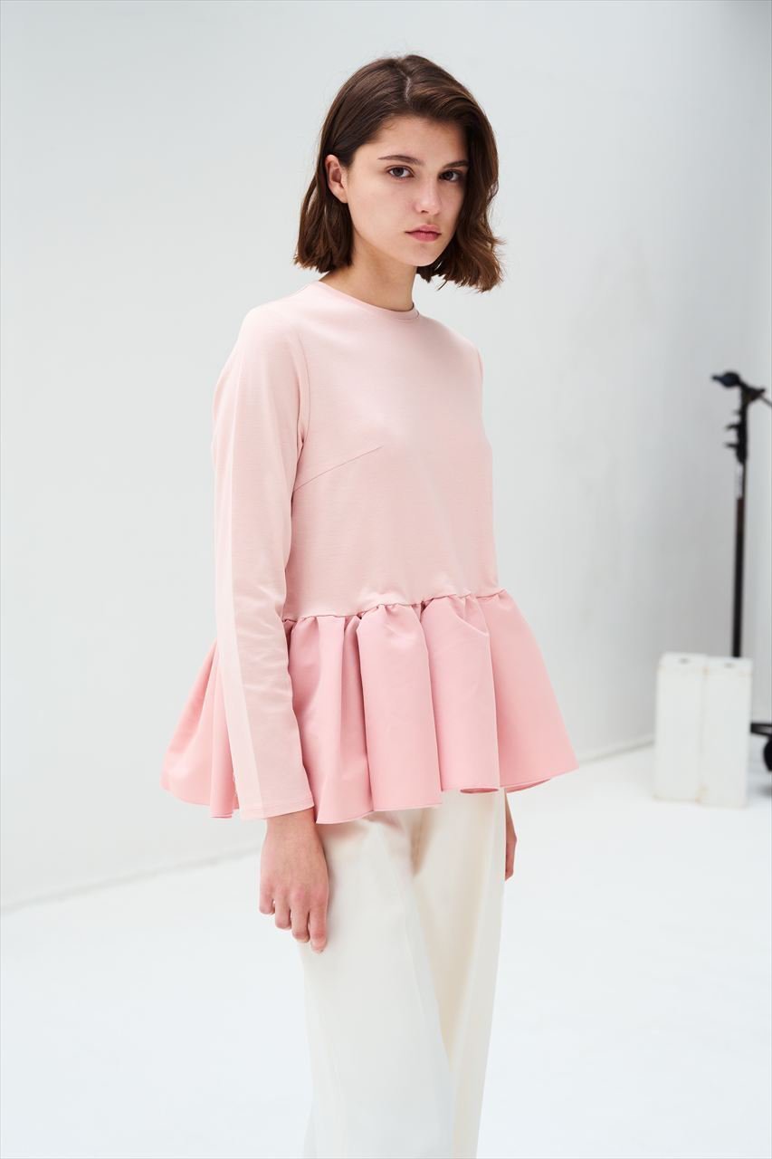 【アミカ/AMICA】のバレリーナロングTシャツ 人気、トレンドファッション・服の通販 founy(ファニー) 　ファッション　Fashion　レディースファッション　Fashion for Women　トップス・カットソー　Cut & Sew Tops　シャツ・ブラウス・オフィスカジュアル　Elegant Blouses & Button-Ups　ロングTシャツ・Tシャツ　Longline T-Shirts & Tees　カットソー・ベーシックTシャツ　Cut-and-Sewn Tops / Stretch Tees & Basics　おすすめ　Recommended / Our Picks　グログラン　Grosgrain, Grosgrain Ribbon　サテン　Satin, Glossy Fabric　スリーブ　Sleeve, Long Sleeve / Short Sleeve　バレエ　Ballet, Ballet Style　モダン　Modern, Contemporary　リラックス　Relax, Relaxed Fit　ロング　Long, Long-Length　人気　Popular, Best Seller　切替　Switching, Contrast Panel　other-8|ID: prp329100004929680 ipo3291000000036996141