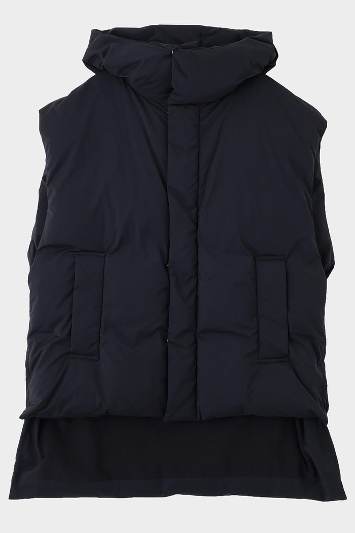 【ル フィル/LE PHIL】のボクシーシルエットダウンベスト インテリア・キッズ・メンズ・レディースファッション・服の通販 founy(ファウニー) https://founy.com/ ファッション Fashion レディースファッション Fashion for Women アウター Coat / Outerwear Collection レディースジャケット・軽アウター Jackets インナー Innerwear ジャケット Jacket, Outerwear ストレッチ Stretch, Stretchy Fabric スリット Slit, Slit Detail スリーブ Sleeve, Long Sleeve / Short Sleeve タフタ Taffeta, Structured Fabric ダウン Down, Puffer バランス Balance, Style Balance パターン Pattern, Design Print ビッグ Big, Oversized ベスト Vest, Waistcoat |ID: prp329100004929801 ipo3291000000037237114