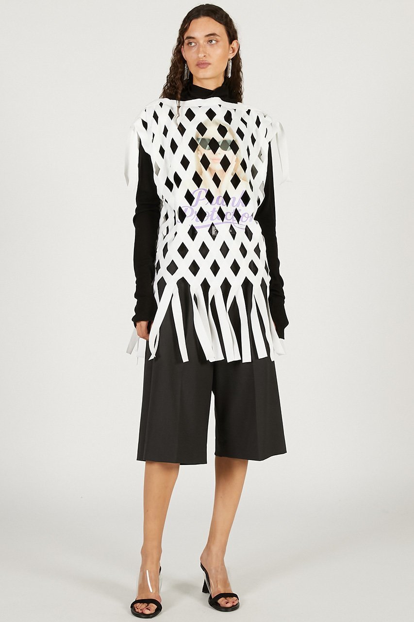 【プランク プロジェクト/PRANK PROJECT】のフェイスプリントリボンTシャツ 人気、トレンドファッション・服の通販 founy(ファニー) 　ファッション　Fashion　レディースファッション　Fashion for Women　トップス・カットソー　Cut & Sew Tops　シャツ・ブラウス・オフィスカジュアル　Elegant Blouses & Button-Ups　ロングTシャツ・Tシャツ　Longline T-Shirts & Tees　カットソー・ベーシックTシャツ　Cut-and-Sewn Tops / Stretch Tees & Basics　インナー　Innerwear　ショート　Short, Short Length　スリーブ　Sleeve, Long Sleeve / Short Sleeve　プリント　Print, Printed Pattern　メッシュ　Mesh, Net Fabric　other-6|ID: prp329100004929995 ipo3291000000036999768