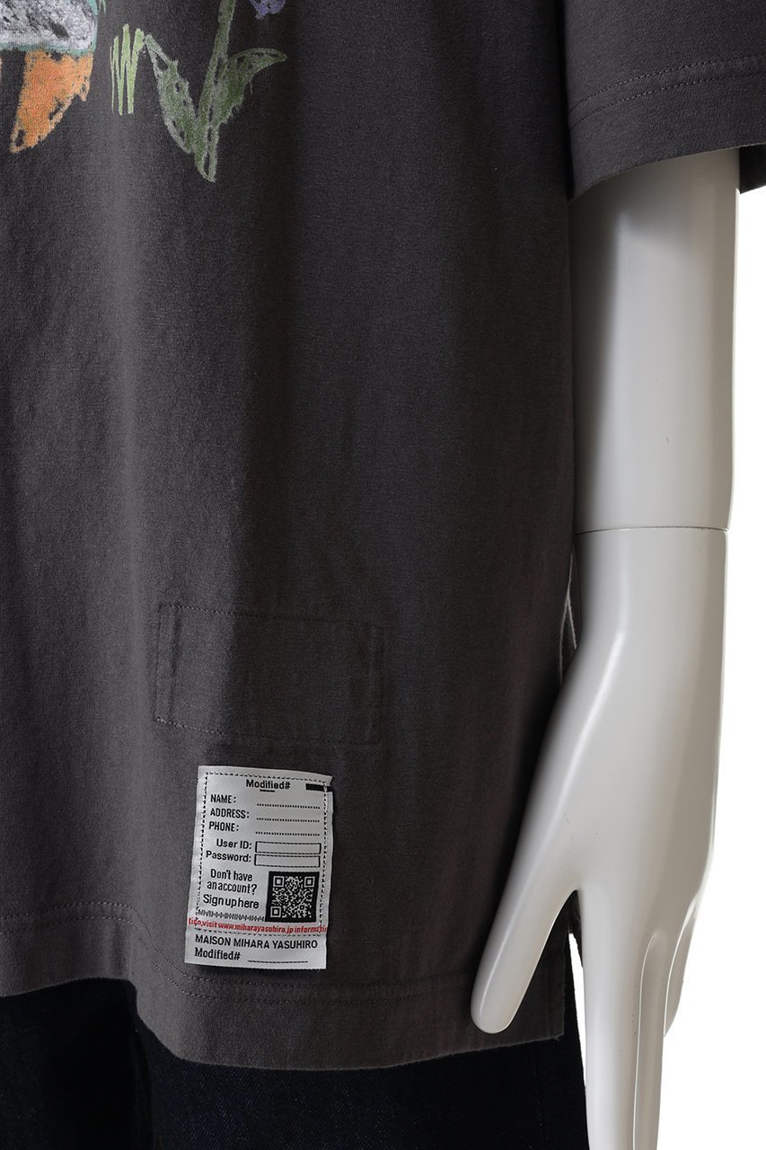 【メゾン ミハラヤスヒロ/Maison MIHARA YASUHIRO / MEN】の【MEN】【Maison MIHARA YASUHIRO】LEON KIDS DOODLE Tシャツ 人気、トレンドファッション・服の通販 founy(ファニー) 　ファッション　Fashion　メンズファッション　Fashion for Men　トップス・カットソー　Cut & Sew Tops　メンズシャツ　Shirts　インナー　Innerwear　カーディガン　Cardigan, Knitwear　ショート　Short, Short Length　ジャケット　Jacket, Outerwear　スリーブ　Sleeve, Long Sleeve / Short Sleeve　プリント　Print, Printed Pattern　ワイド　Wide, Wide Fit　other-6|ID: prp329100004930097 ipo3291000000037000946