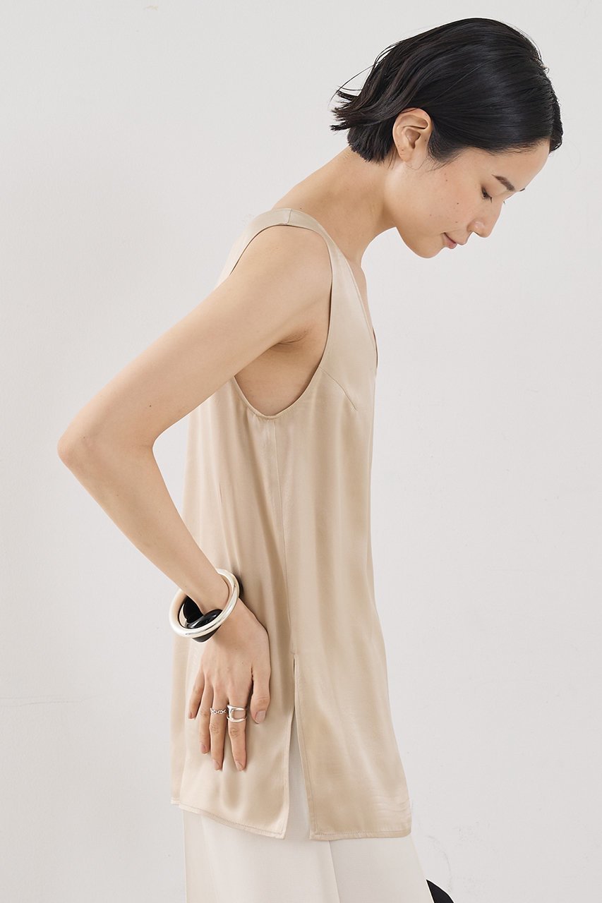【ザ ストア バイ シー/THE STORE by C】の【COCUCA】シルクタンクトップ 人気、トレンドファッション・服の通販 founy(ファニー) 　ファッション　Fashion　レディースファッション　Fashion for Women　トップス・カットソー　Cut & Sew Tops　キャミソール&ノースリーブ　Camisoles & Sleeveless Tops　シャツ・ブラウス・オフィスカジュアル　Elegant Blouses & Button-Ups　ロングTシャツ・Tシャツ　Longline T-Shirts & Tees　カットソー・ベーシックTシャツ　Cut-and-Sewn Tops / Stretch Tees & Basics　インナー　Innerwear　エレガント 上品　Elegant　キャミソール　Camisole, Spaghetti Strap Top　サテン　Satin, Glossy Fabric　シルク　Silk, 100% Silk　シンプル　Simple, Minimal　タンク　Tank Top, Sleeveless Top　ドレープ　Drape, Draping Fabric　パウダー　Powder, Soft Tone　ベーシック　Basic, Essential　other-4|ID: prp329100004930473 ipo3291000000037004900