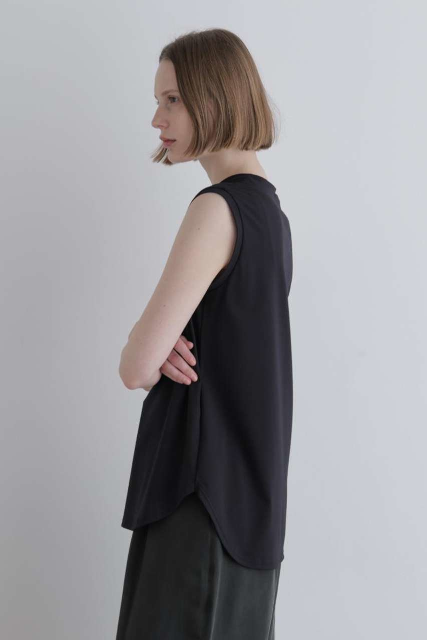 【ル フィル/LE PHIL】のシルキースムースノースリーブ 人気、トレンドファッション・服の通販 founy(ファニー) 　ファッション　Fashion　レディースファッション　Fashion for Women　トップス・カットソー　Cut & Sew Tops　キャミソール&ノースリーブ　Camisoles & Sleeveless Tops　シャツ・ブラウス・オフィスカジュアル　Elegant Blouses & Button-Ups　ロングTシャツ・Tシャツ　Longline T-Shirts & Tees　カットソー・ベーシックTシャツ　Cut-and-Sewn Tops / Stretch Tees & Basics　インナー　Innerwear　キャミソール　Camisole, Spaghetti Strap Top　シンプル　Simple, Minimal　ストレッチ　Stretch, Stretchy Fabric　タンク　Tank Top, Sleeveless Top　ノースリーブ　Sleeveless, No-Sleeve　ベーシック　Basic, Essential　ミックス　Mix, Mixed Style　other-4|ID: prp329100004930533 ipo3291000000037005691