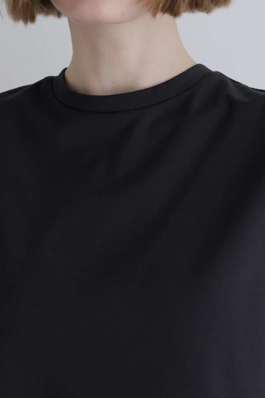 【ル フィル/LE PHIL】のシルキースムースノースリーブ 人気、トレンドファッション・服の通販 founy(ファニー) 　ファッション　Fashion　レディースファッション　Fashion for Women　トップス・カットソー　Cut & Sew Tops　キャミソール&ノースリーブ　Camisoles & Sleeveless Tops　シャツ・ブラウス・オフィスカジュアル　Elegant Blouses & Button-Ups　ロングTシャツ・Tシャツ　Longline T-Shirts & Tees　カットソー・ベーシックTシャツ　Cut-and-Sewn Tops / Stretch Tees & Basics　インナー　Innerwear　キャミソール　Camisole, Spaghetti Strap Top　シンプル　Simple, Minimal　ストレッチ　Stretch, Stretchy Fabric　タンク　Tank Top, Sleeveless Top　ノースリーブ　Sleeveless, No-Sleeve　ベーシック　Basic, Essential　ミックス　Mix, Mixed Style　other-6|ID: prp329100004930533 ipo3291000000037005695