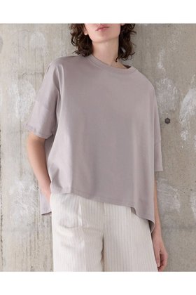 【マルティニーク/martinique】の《別注》【COGTHEBIGSMOKE】NOA T SHIRT 大人の最旬トレンドファッション＆コーディネート founy(ファウニー) ファッション Fashion レディースファッション Fashion for Women トップス・カットソー Cut & Sew Tops シャツ・ブラウス・オフィスカジュアル Elegant Blouses & Button-Ups ロングTシャツ・Tシャツ Longline T-Shirts & Tees カットソー・ベーシックTシャツ Cut-and-Sewn Tops / Stretch Tees & Basics コレクション Collection, Seasonal Line ショート Short, Short Length スリーブ Sleeve, Long Sleeve / Short Sleeve トレンド Trend, Trending Now なめらか Smooth, Silky Texture ハーフ Half, Half-Length バランス Balance, Style Balance 別注 Limited Edition, Custom Order リアル Real, Realistic ロンドン London Style, British Inspired ワイド Wide, Wide Fit 日本製 Made In Japan エレガント 上品 Elegant |ID:prp329100004930535