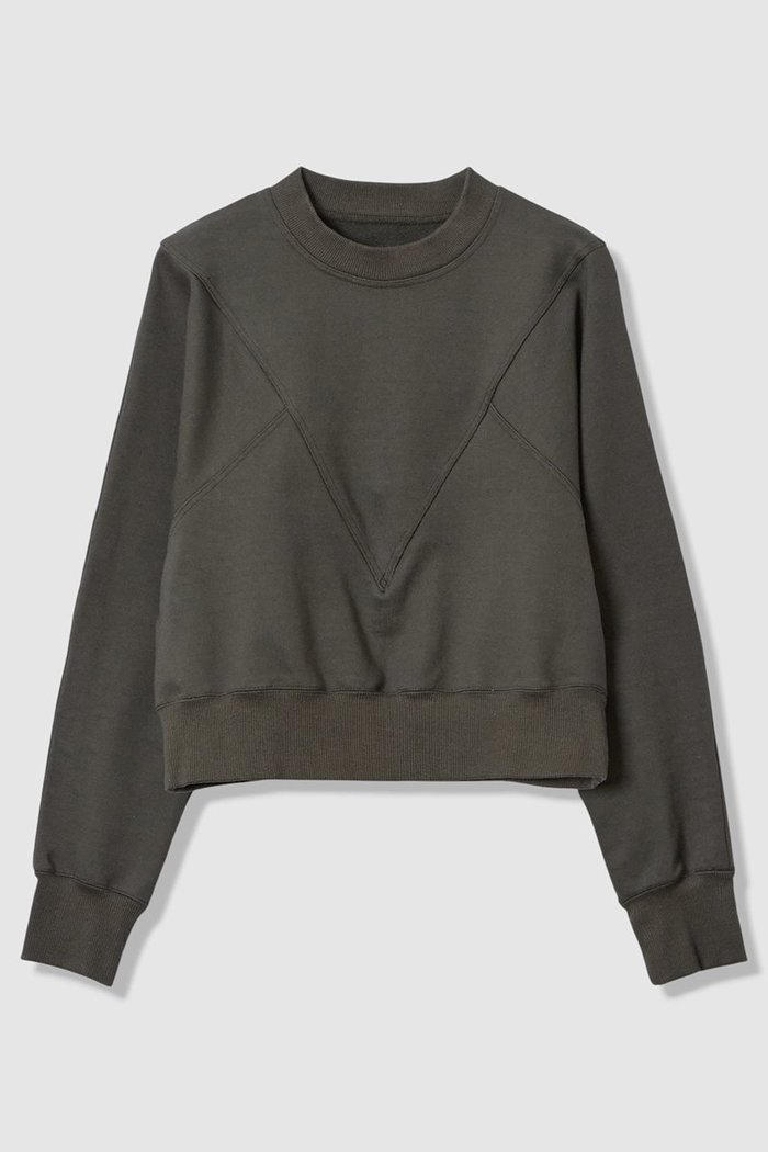 【アルアバイル/allureville】の【LOULOU WILLOUGHBY】Vキリカエトレーナー インテリア・キッズ・メンズ・レディースファッション・服の通販 founy(ファニー) https://founy.com/ ファッション Fashion レディースファッション Fashion for Women トップス・カットソー Cut & Sew Tops キャミソール&ノースリーブ Camisoles & Sleeveless Tops シャツ・ブラウス・オフィスカジュアル Elegant Blouses & Button-Ups ロングTシャツ・Tシャツ Longline T-Shirts & Tees カットソー・ベーシックTシャツ Cut-and-Sewn Tops / Stretch Tees & Basics おすすめ Recommended / Our Picks キャミソール Camisole, Spaghetti Strap Top スリーブ Sleeve, Long Sleeve / Short Sleeve タンク Tank Top, Sleeveless Top トレーナー Sweatshirt, Trainer プリント Print, Printed Pattern ミックス Mix, Mixed Style |ID: prp329100004930651 ipo3291000000037006809