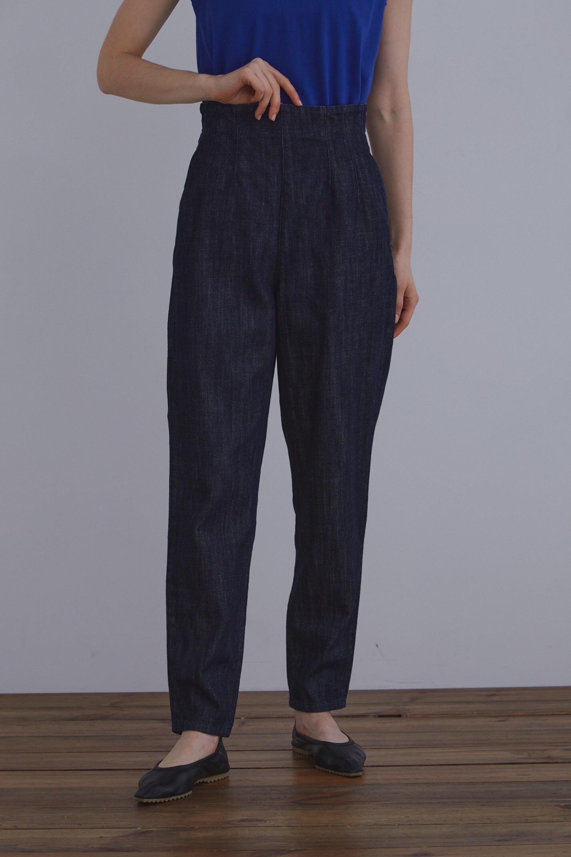 【ル フィル/LE PHIL】の《LE PHIL》ルーズデニムパンツ 人気、トレンドファッション・服の通販 founy(ファニー) 　ファッション　Fashion　レディースファッション　Fashion for Women　パンツ　Pants & Trousers　デニムパンツ・ジーンズ・美脚デニム　Denim Jeans & Pants　インディゴ　Indigo Denim　コクーン　Cocoon, Cocoon Silhouette　スタンダード　Standard, Basic　テーパード　Tapered, Tapered Pants　デニム　Denim, Jeans Material　フォルム　Silhouette, Form　再入荷　Restock / Back in Stock　春　Spring　other-4|ID: prp329100004931055 ipo3291000000037010352