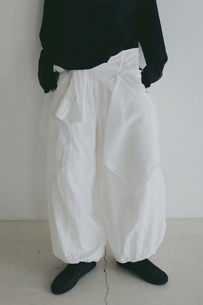 【エトレトウキョウ/ETRE TOKYO】のダブルガーゼバレルパンツ インテリア・キッズ・メンズ・レディースファッション・服の通販 founy(ファウニー) https://founy.com/ ファッション Fashion レディースファッション Fashion for Women パンツ Pants & Trousers カットソー Cut and Sewn Top コンパクト Compact, Small Size スウェット / スエット Sweatshirt, Sweatwear ダブル Double, Double-Breasted フィット Fit, Slim Fit フォルム Silhouette, Form リラックス Relax, Relaxed Fit おすすめ Recommended / Our Picks |ID: prp329100004931084 ipo3291000000037240270