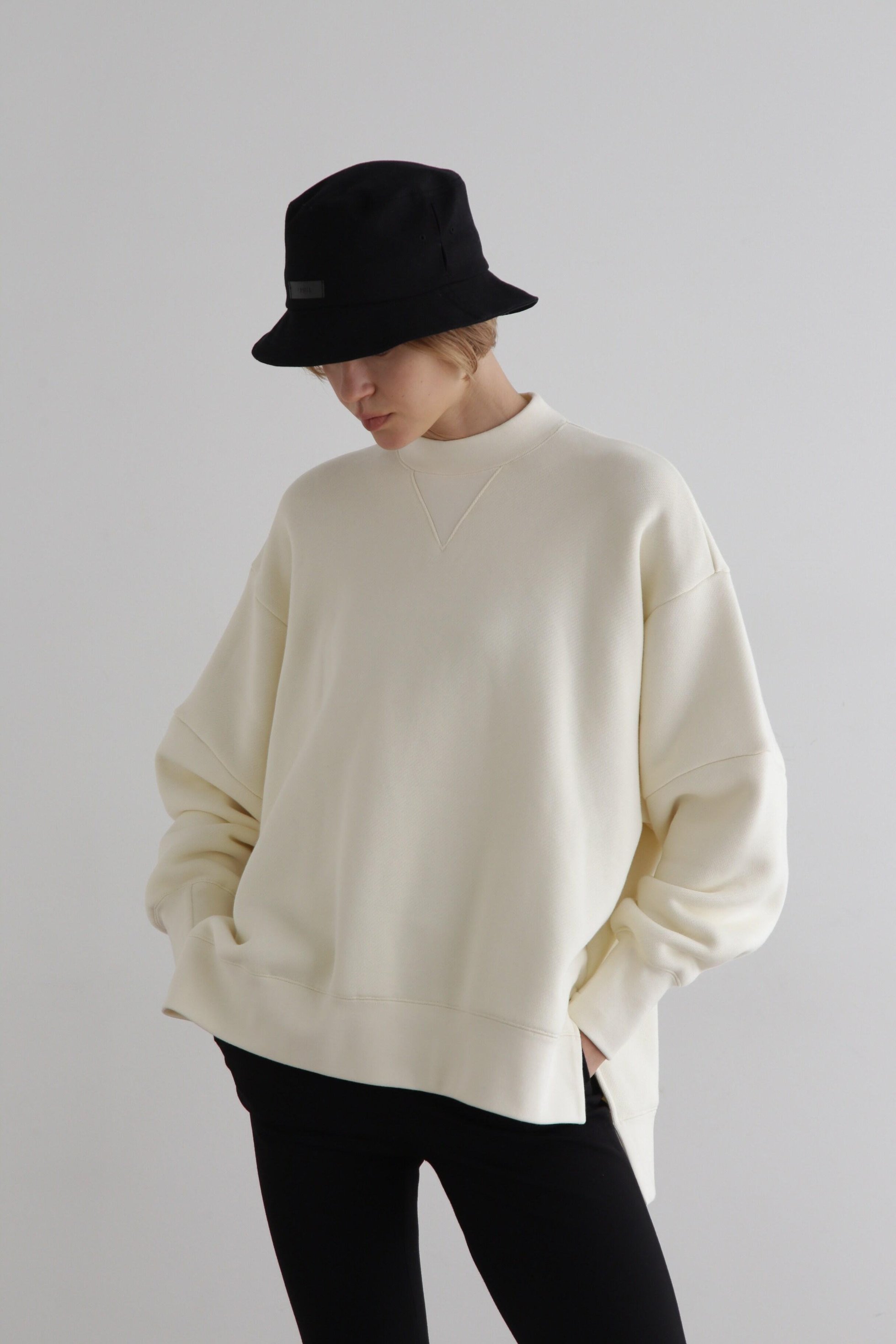 【ル フィル/LE PHIL】の《LE PHIL SPORTS》 裏起毛プルオーバー 人気、トレンドファッション・服の通販 founy(ファニー) 　ファッション　Fashion　レディースファッション　Fashion for Women　トップス・カットソー　Cut & Sew Tops　シャツ・ブラウス・オフィスカジュアル　Elegant Blouses & Button-Ups　ロングTシャツ・Tシャツ　Longline T-Shirts & Tees　カジュアルプルオーバー・ニットトップス　Pullovers & Knit Tops / Casual Pullovers　カットソー・ベーシックTシャツ　Cut-and-Sewn Tops / Stretch Tees & Basics　おすすめ　Recommended / Our Picks　スポーツ　Sports, Activewear　スリーブ　Sleeve, Long Sleeve / Short Sleeve　ハイネック　High Neck, Mock Neck　ビッグ　Big, Oversized　ボトム　Bottoms, Lower Wear　レギンス　Leggings, Stretch Pants　ロング　Long, Long-Length　再入荷　Restock / Back in Stock　 other-1|ID: prp329100004931128 ipo3291000000037011138