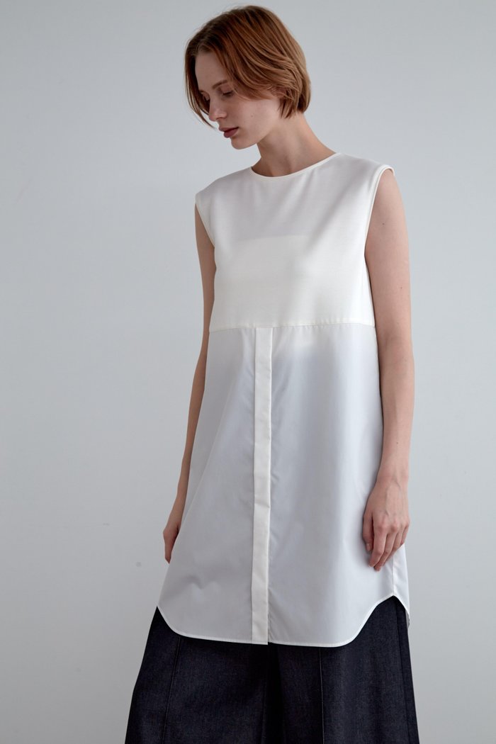 【ル フィル/LE PHIL】の《LE PHIL》SOLOTEX コンビブラウス インテリア・キッズ・メンズ・レディースファッション・服の通販 founy(ファニー) https://founy.com/ ファッション Fashion レディースファッション Fashion for Women トップス・カットソー Cut & Sew Tops キャミソール&ノースリーブ Camisoles & Sleeveless Tops シャツ・ブラウス・オフィスカジュアル Elegant Blouses & Button-Ups インナー Innerwear コンビ Combo, Combination Style スウェット / スエット Sweatshirt, Sweatwear ドッキング Docking, Mixed Material ノースリーブ Sleeveless, No-Sleeve |ID: prp329100004931140 ipo3291000000037011242