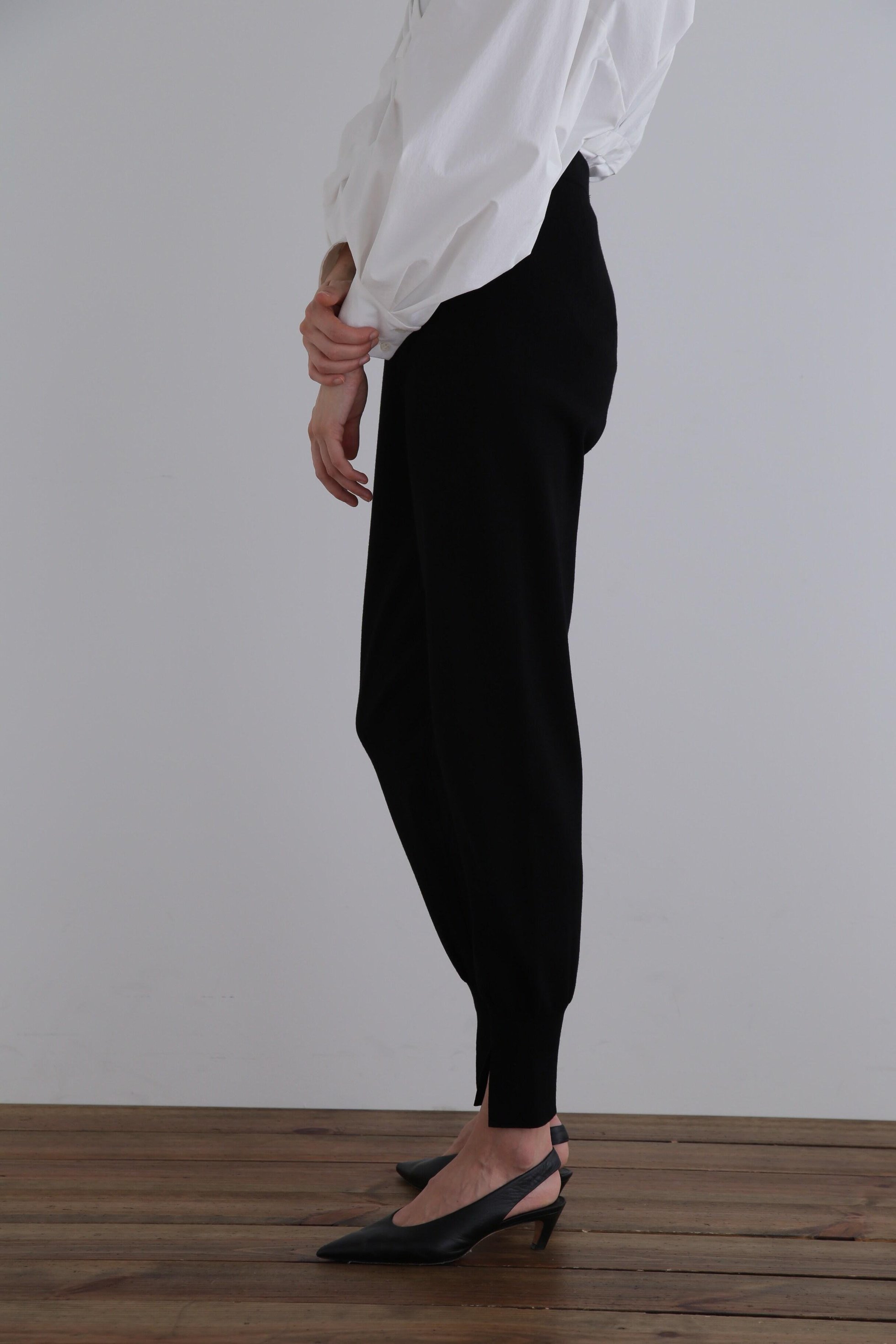 【ル フィル/LE PHIL】の《LE PHIL》ヴィスニットパンツ 人気、トレンドファッション・服の通販 founy(ファニー) 　ファッション　Fashion　レディースファッション　Fashion for Women　パンツ　Pants & Trousers　スタンダード　Standard, Basic　スリット　Slit, Slit Detail　リラックス　Relax, Relaxed Fit　エレガント 上品　Elegant　再入荷　Restock / Back in Stock　other-6|ID: prp329100004931160 ipo3291000000037011429