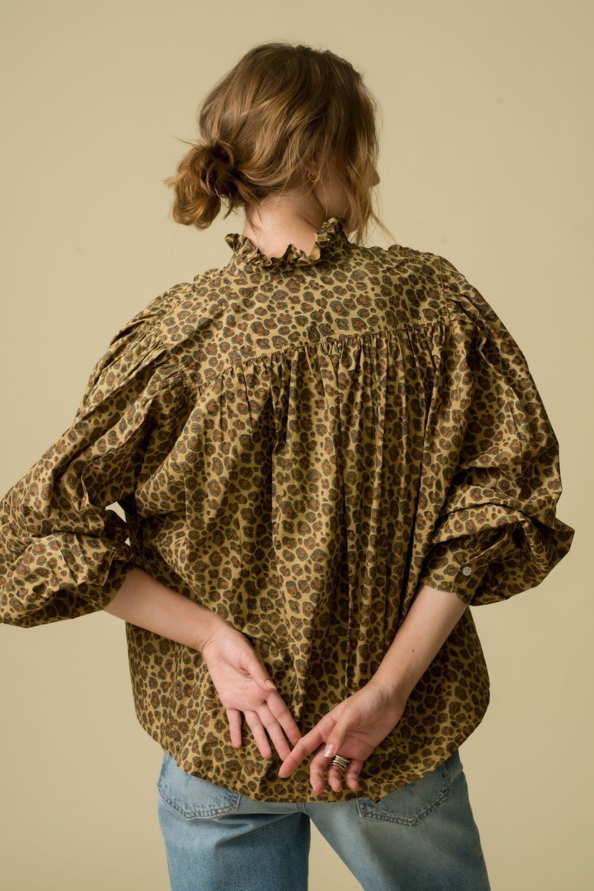 【エスゼット ブロックプリント/SZ Blockprints】のKALI TOP LEOPARD フリルスタンドカラーシャツ 人気、トレンドファッション・服の通販 founy(ファニー) 　ファッション　Fashion　レディースファッション　Fashion for Women　トップス・カットソー　Cut & Sew Tops　シャツ・ブラウス・オフィスカジュアル　Elegant Blouses & Button-Ups　エレガント 上品　Elegant　ギャザー　Gathered, Ruffled　スタンド　Stand Collar, Upright Stand　スリーブ　Sleeve, Long Sleeve / Short Sleeve　フリル　Frill, Ruffle　レオパード　Leopard, Animal Print　ロング　Long, Long-Length　other-7|ID: prp329100004931292 ipo3291000000037012613