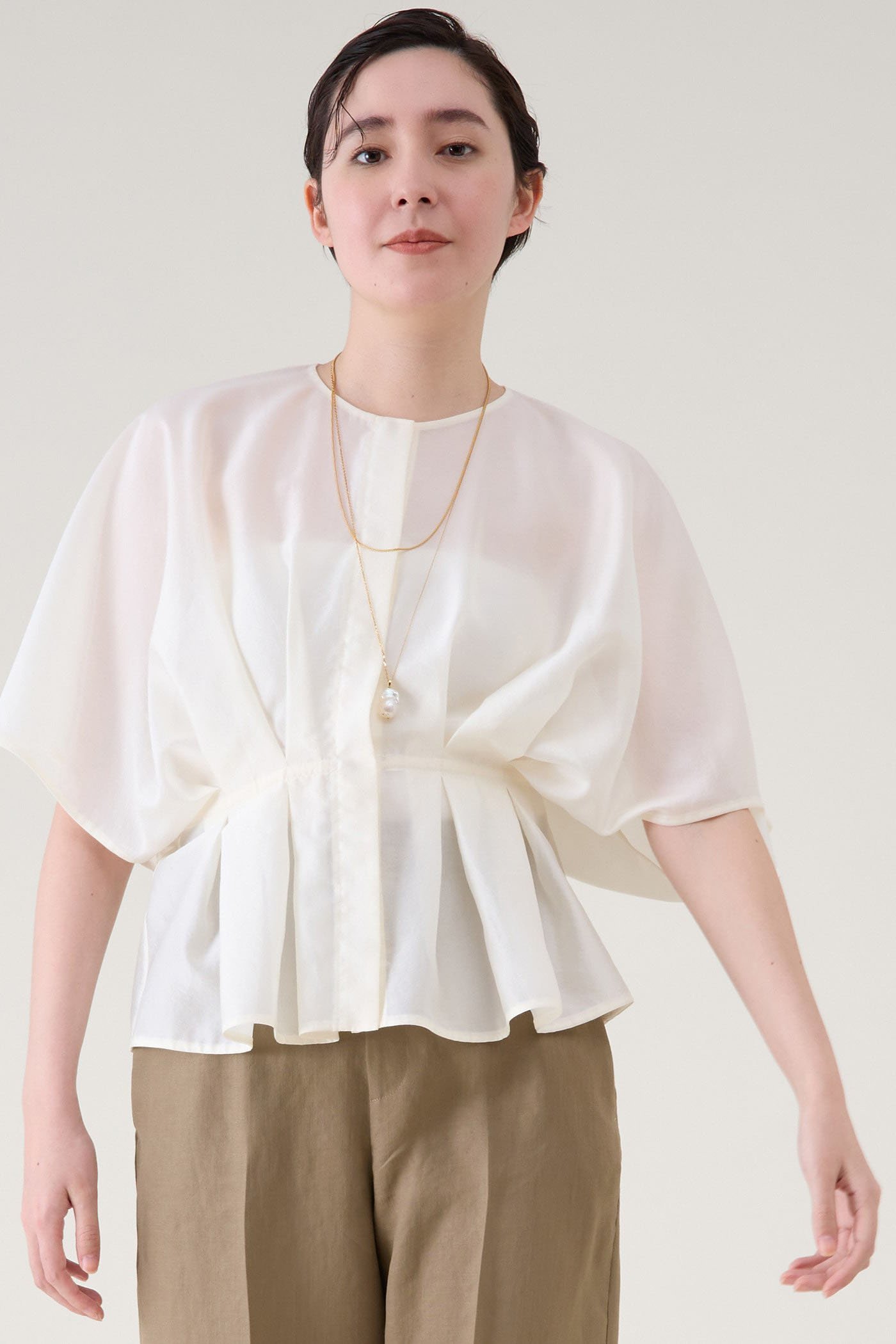 【マルティニーク/martinique】のタックティアードブラウス 人気、トレンドファッション・服の通販 founy(ファニー) 　ファッション　Fashion　レディースファッション　Fashion for Women　トップス・カットソー　Cut & Sew Tops　シャツ・ブラウス・オフィスカジュアル　Elegant Blouses & Button-Ups　おすすめ　Recommended / Our Picks　カーゴパンツ　Cargo Pants, Utility Pants　ショート　Short, Short Length　スラックス　Slacks, Dress Pants　スリーブ　Sleeve, Long Sleeve / Short Sleeve　デニム　Denim, Jeans Material　フィット　Fit, Slim Fit　フォーマル　Formal, Dressy　エレガント 上品　Elegant　羽織　Haori, Light Jacket　 other-1|ID: prp329100004931542 ipo3291000000037014646