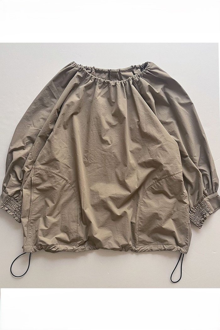 【レリル/lelill】のアジャスタブルフレアブラウス インテリア・キッズ・メンズ・レディースファッション・服の通販 founy(ファウニー) https://founy.com/ ファッション Fashion レディースファッション Fashion for Women トップス・カットソー Cut & Sew Tops シャツ・ブラウス・オフィスカジュアル Elegant Blouses & Button-Ups アクセサリー Fashion Accessories エレガント 上品 Elegant シャーリング Shirring, Ruched ショート Short, Short Length スリーブ Sleeve, Long Sleeve / Short Sleeve タフタ Taffeta, Structured Fabric 夏 Summer |ID: prp329100004931558 ipo3291000000037014756
