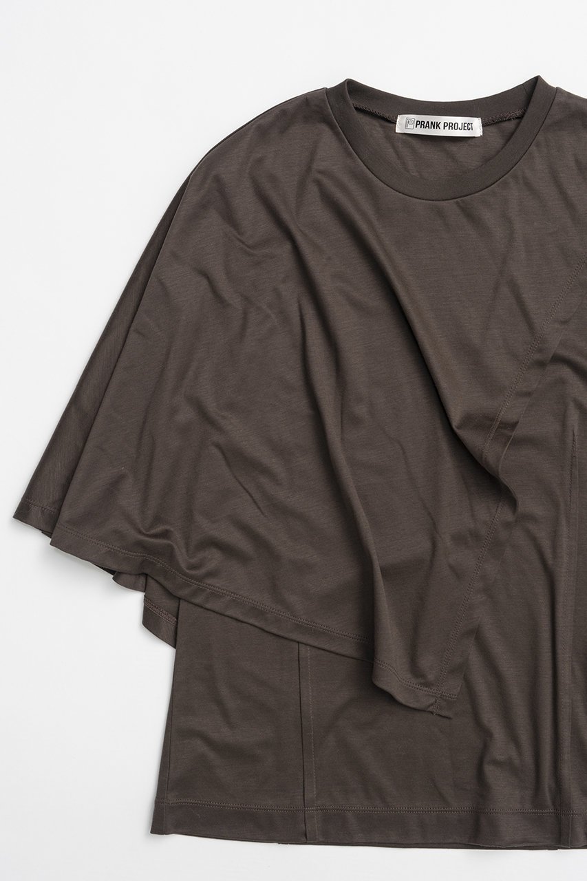 【プランク プロジェクト/PRANK PROJECT】のアシンメトリーケープTEE / Asymmetrical Cape T-Shirt 人気、トレンドファッション・服の通販 founy(ファニー) 　ファッション　Fashion　レディースファッション　Fashion for Women　トップス・カットソー　Cut & Sew Tops　シャツ・ブラウス・オフィスカジュアル　Elegant Blouses & Button-Ups　ロングTシャツ・Tシャツ　Longline T-Shirts & Tees　カットソー・ベーシックTシャツ　Cut-and-Sewn Tops / Stretch Tees & Basics　なめらか　Smooth, Silky Texture　アシンメトリー　Asymmetrical Style　ショート　Short, Short Length　シンプル　Simple, Minimal　スリーブ　Sleeve, Long Sleeve / Short Sleeve　フィット　Fit, Slim Fit　ワイド　Wide, Wide Fit　夏　Summer　新作・新入荷　New Arrivals / New In　other-3|ID: prp329100004931989 ipo3291000000037017433