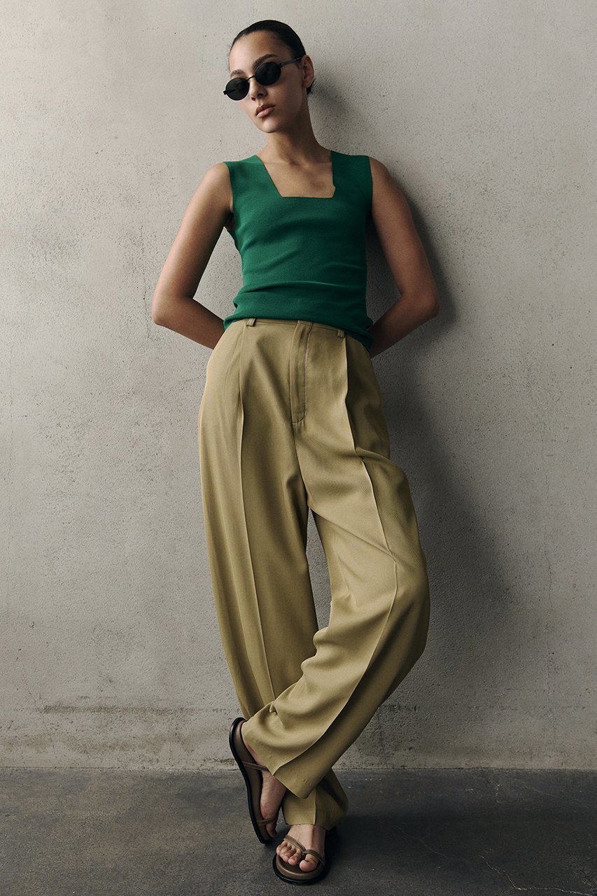 【イロット/IIROT】のスクエア ニット 人気、トレンドファッション・服の通販 founy(ファニー) 　ファッション　Fashion　レディースファッション　Fashion for Women　トップス・カットソー　Cut & Sew Tops　ニット　Knit Tops & Sweaters　カジュアルプルオーバー・ニットトップス　Pullovers & Knit Tops / Casual Pullovers　とろみ　Fluid, Flowy Fabric　なめらか　Smooth, Silky Texture　インナー　Innerwear　ジャケット　Jacket, Outerwear　スクエア　Square, Square Shape　タンク　Tank Top, Sleeveless Top　デコルテ　Décolleté, Neckline　バランス　Balance, Style Balance　夏　Summer　新作・新入荷　New Arrivals / New In　春　Spring　S/S・春夏　SS, Spring/Summer, Warm Season　other-5|ID: prp329100004932063 ipo3291000000037018036