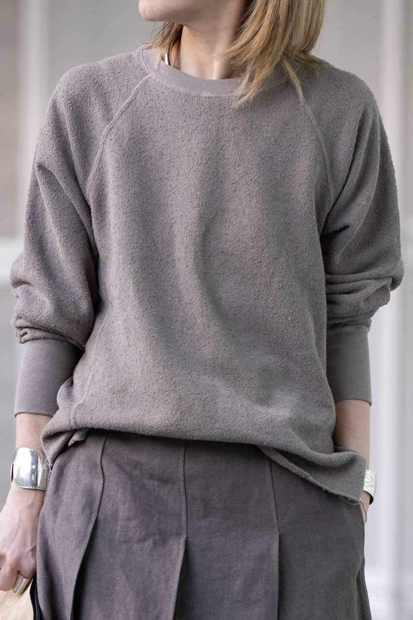 【ブリル/BRILL】の【raspail】ニュアンススウェット インテリア・キッズ・メンズ・レディースファッション・服の通販 founy(ファニー) 　ファッション　Fashion　レディースファッション　Fashion for Women　トップス・カットソー　Cut & Sew Tops　シャツ・ブラウス・オフィスカジュアル　Elegant Blouses & Button-Ups　レディースパーカー・カジュアルフーディー　Casual Hoodies & Sweatshirts　ロングTシャツ・Tシャツ　Longline T-Shirts & Tees　スウェット・クルーネックトップス　Sweatshirts & Crewnecks / Relaxed Fit Sweat Tops　カットソー・ベーシックTシャツ　Cut-and-Sewn Tops / Stretch Tees & Basics　コレクション　Collection, Seasonal Line　シンプル　Simple, Minimal　スウェット / スエット　Sweatshirt, Sweatwear　スリーブ　Sleeve, Long Sleeve / Short Sleeve　ベーシック　Basic, Essential　モダン　Modern, Contemporary　リラックス　Relax, Relaxed Fit　カーキ|ID: prp329100004932152 ipo3291000000037018820