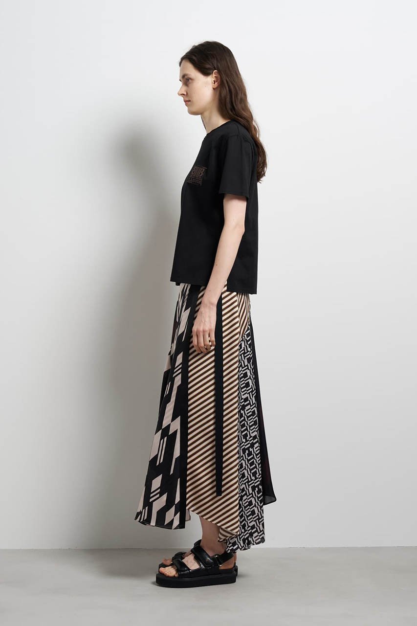 【ランバン オン ブルー/LANVIN en Bleu】のワンポイントスクエアロゴTシャツ 人気、トレンドファッション・服の通販 founy(ファニー) 　ファッション　Fashion　レディースファッション　Fashion for Women　トップス・カットソー　Cut & Sew Tops　シャツ・ブラウス・オフィスカジュアル　Elegant Blouses & Button-Ups　ロングTシャツ・Tシャツ　Longline T-Shirts & Tees　カットソー・ベーシックTシャツ　Cut-and-Sewn Tops / Stretch Tees & Basics　ショート　Short, Short Length　シルケット　Silket, Silky Cotton　スクエア　Square, Square Shape　スリーブ　Sleeve, Long Sleeve / Short Sleeve　バランス　Balance, Style Balance　ファブリック　Fabric, Textile　プリント　Print, Printed Pattern　ボトム　Bottoms, Lower Wear　ワンポイント　One Point, Statement Accent　other-7|ID: prp329100004932200 ipo3291000000037019209