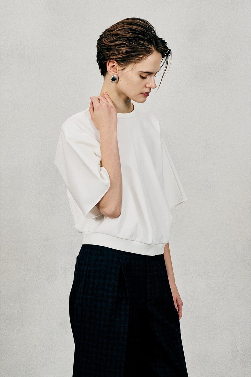 【オブリオ/AUBRIOT】のサフィールライトポンチプルオーバー インテリア・キッズ・メンズ・レディースファッション・服の通販 founy(ファニー) 　ファッション　Fashion　レディースファッション　Fashion for Women　トップス・カットソー　Cut & Sew Tops　シャツ・ブラウス・オフィスカジュアル　Elegant Blouses & Button-Ups　ロングTシャツ・Tシャツ　Longline T-Shirts & Tees　カジュアルプルオーバー・ニットトップス　Pullovers & Knit Tops / Casual Pullovers　カットソー・ベーシックTシャツ　Cut-and-Sewn Tops / Stretch Tees & Basics　なめらか　Smooth, Silky Texture　クロップド　Cropped, Short Length　ショート　Short, Short Length　シルケット　Silket, Silky Cotton　ストレッチ　Stretch, Stretchy Fabric　スリーブ　Sleeve, Long Sleeve / Short Sleeve　トライアングル　Triangle, Triangular Shape　フォルム　Silhouette, Form　オフホワイト|ID: prp329100004932287 ipo3291000000037019972