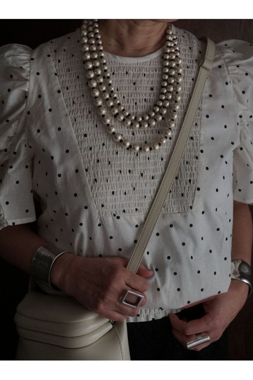 【ナナデコール/nanadecor】の【KO】ドットシャーリングブラウス 人気、トレンドファッション・服の通販 founy(ファニー) 　ファッション　Fashion　レディースファッション　Fashion for Women　トップス・カットソー　Cut & Sew Tops　シャツ・ブラウス・オフィスカジュアル　Elegant Blouses & Button-Ups　ロングTシャツ・Tシャツ　Longline T-Shirts & Tees　カットソー・ベーシックTシャツ　Cut-and-Sewn Tops / Stretch Tees & Basics　シャーリング　Shirring, Ruched　ショート　Short, Short Length　スラックス　Slacks, Dress Pants　スリーブ　Sleeve, Long Sleeve / Short Sleeve　デニム　Denim, Jeans Material　ドット　Polka Dot, Dot Pattern　ボトム　Bottoms, Lower Wear　リゾート　Resort, Vacation Style　other-8|ID: prp329100004932375 ipo3291000000037020710