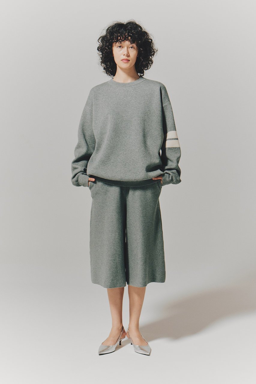 【ルームエイト/Room no.8】のDUAL LAYERED オーバーサイズ スウェット 人気、トレンドファッション・服の通販 founy(ファニー) 　ファッション　Fashion　レディースファッション　Fashion for Women　トップス・カットソー　Cut & Sew Tops　シャツ・ブラウス・オフィスカジュアル　Elegant Blouses & Button-Ups　レディースパーカー・カジュアルフーディー　Casual Hoodies & Sweatshirts　ロングTシャツ・Tシャツ　Longline T-Shirts & Tees　スウェット・クルーネックトップス　Sweatshirts & Crewnecks / Relaxed Fit Sweat Tops　カットソー・ベーシックTシャツ　Cut-and-Sewn Tops / Stretch Tees & Basics　シンプル　Simple, Minimal　スウェット / スエット　Sweatshirt, Sweatwear　スリーブ　Sleeve, Long Sleeve / Short Sleeve　リラックス　Relax, Relaxed Fit　エレガント 上品　Elegant　other-6|ID: prp329100004932381 ipo3291000000037020756