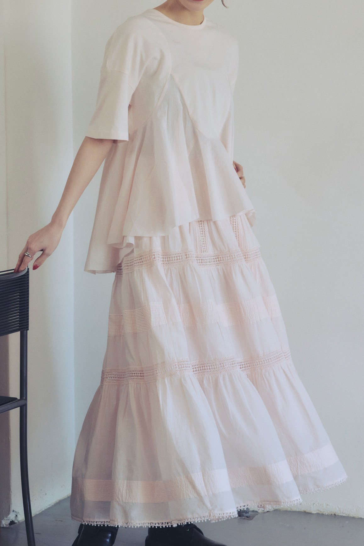 【アユーシ/AAYUSHI】のペプラムラッフルTシャツ 人気、トレンドファッション・服の通販 founy(ファニー) 　ファッション　Fashion　レディースファッション　Fashion for Women　トップス・カットソー　Cut & Sew Tops　シャツ・ブラウス・オフィスカジュアル　Elegant Blouses & Button-Ups　ロングTシャツ・Tシャツ　Longline T-Shirts & Tees　カットソー・ベーシックTシャツ　Cut-and-Sewn Tops / Stretch Tees & Basics　インド　Indian Textile　エレガント 上品　Elegant　カットソー　Cut and Sewn Top　ショート　Short, Short Length　スラックス　Slacks, Dress Pants　スリム　Slim, Slim Fit　スリーブ　Sleeve, Long Sleeve / Short Sleeve　デニム　Denim, Jeans Material　定番　Standard, Basic Item　バランス　Balance, Style Balance　フリル　Frill, Ruffle　フレア　Flare, Flared　ペプラム　Peplum, Flared Hem　リラックス　Relax, Relaxed Fit　other-4|ID: prp329100004932389 ipo3291000000037020811