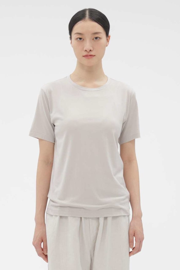 【マーガレットハウエル/MARGARET HOWELL】のSUPERFINE COTTON JERSEY TOP インテリア・キッズ・メンズ・レディースファッション・服の通販 founy(ファウニー) https://founy.com/ ファッション Fashion レディースファッション Fashion for Women トップス・カットソー Cut & Sew Tops シャツ・ブラウス・オフィスカジュアル Elegant Blouses & Button-Ups ロングTシャツ・Tシャツ Longline T-Shirts & Tees カットソー・ベーシックTシャツ Cut-and-Sewn Tops / Stretch Tees & Basics なめらか Smooth, Silky Texture ショート Short, Short Length シンプル Simple, Minimal スリーブ Sleeve, Long Sleeve / Short Sleeve フィット Fit, Slim Fit ベーシック Basic, Essential リラックス Relax, Relaxed Fit |ID: prp329100004932467 ipo3291000000037021497