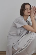 【ル フィル/LE PHIL】の《LE PHIL》コンパクトポンチノースリーブブラウス 人気、トレンドファッション・服の通販 founy(ファニー) ファッション Fashion レディースファッション Fashion for Women トップス・カットソー Cut & Sew Tops キャミソール&ノースリーブ Camisoles & Sleeveless Tops シャツ・ブラウス・オフィスカジュアル Elegant Blouses & Button-Ups ロングTシャツ・Tシャツ Longline T-Shirts & Tees カットソー・ベーシックTシャツ Cut-and-Sewn Tops / Stretch Tees & Basics おすすめ Recommended / Our Picks カットソー Cut and Sewn Top キャミソール Camisole, Spaghetti Strap Top コンパクト Compact, Small Size スタンダード Standard, Basic ストレッチ Stretch, Stretchy Fabric スリット Slit, Slit Detail セットアップ Set-Up, Coordinated Outfit タンク Tank Top, Sleeveless Top ドレープ Drape, Draping Fabric フォルム Silhouette, Form リラックス Relax, Relaxed Fit 人気 Popular, Best Seller 定番 Standard, Basic Item thumbnail グレー|ID: prp329100004932644 ipo3291000000037022874