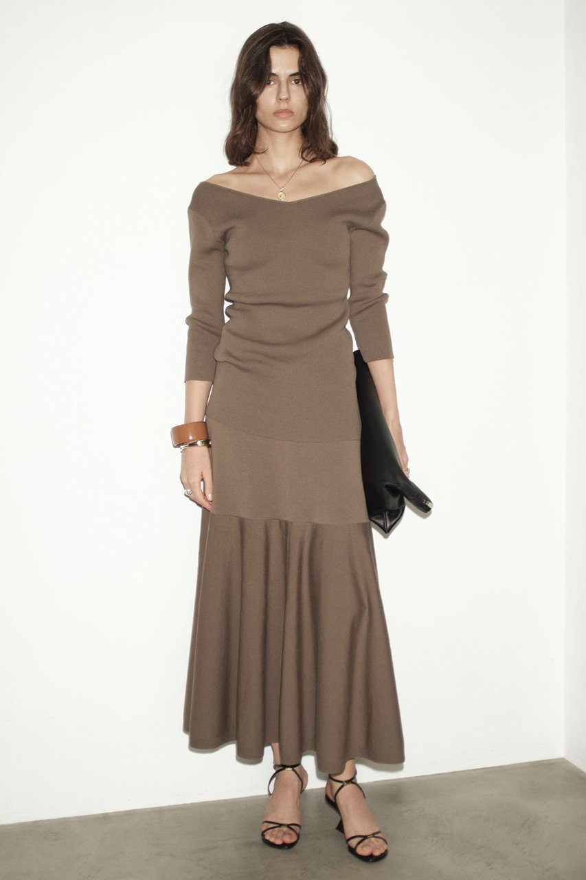 【ラスパイユ/raspail】のコットンリバースVネックプルオーバー 人気、トレンドファッション・服の通販 founy(ファニー) 　ファッション　Fashion　レディースファッション　Fashion for Women　トップス・カットソー　Cut & Sew Tops　シャツ・ブラウス・オフィスカジュアル　Elegant Blouses & Button-Ups　ロングTシャツ・Tシャツ　Longline T-Shirts & Tees　カジュアルプルオーバー・ニットトップス　Pullovers & Knit Tops / Casual Pullovers　カットソー・ベーシックTシャツ　Cut-and-Sewn Tops / Stretch Tees & Basics　Vネックトップス　V-Neck Tops / V-Cut Neckline Shirts　コンパクト　Compact, Small Size　スリーブ　Sleeve, Long Sleeve / Short Sleeve　デコルテ　Décolleté, Neckline　ロング　Long, Long-Length　新作・新入荷　New Arrivals / New In　旅行　Travel　other-6|ID: prp329100004932666 ipo3291000000037023250