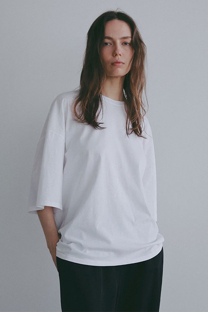 【エトレトウキョウ/ETRE TOKYO】のオーバーサイズクールネスTee インテリア・キッズ・メンズ・レディースファッション・服の通販 founy(ファウニー) https://founy.com/ ファッション Fashion レディースファッション Fashion for Women トップス・カットソー Cut & Sew Tops シャツ・ブラウス・オフィスカジュアル Elegant Blouses & Button-Ups ロングTシャツ・Tシャツ Longline T-Shirts & Tees カットソー・ベーシックTシャツ Cut-and-Sewn Tops / Stretch Tees & Basics 春 Spring ショート Short, Short Length シンプル Simple, Minimal ストレート Straight, Straight Cut スリーブ Sleeve, Long Sleeve / Short Sleeve なめらか Smooth, Silky Texture バランス Balance, Style Balance プレーン Plain, Simple ベーシック Basic, Essential リラックス Relax, Relaxed Fit S/S・春夏 SS, Spring/Summer, Warm Season 夏 Summer エレガント 上品 Elegant |ID: prp329100004932846 ipo3291000000037025200