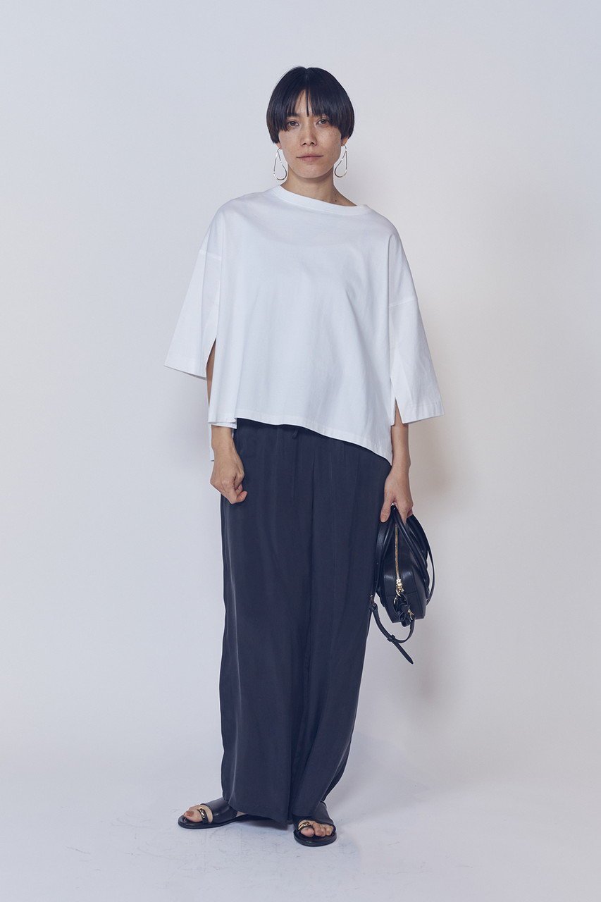 【プルミエ アロンディスモン/1er Arrondissement】の【COGTHEBIGSMOKE 】“NOELLA”Tシャツ 人気、トレンドファッション・服の通販 founy(ファニー) 　ファッション　Fashion　レディースファッション　Fashion for Women　トップス・カットソー　Cut & Sew Tops　シャツ・ブラウス・オフィスカジュアル　Elegant Blouses & Button-Ups　ロングTシャツ・Tシャツ　Longline T-Shirts & Tees　カットソー・ベーシックTシャツ　Cut-and-Sewn Tops / Stretch Tees & Basics　ショルダー　Shoulder, Shoulder Strap　ショート　Short, Short Length　シンプル　Simple, Minimal　スリット　Slit, Slit Detail　スリーブ　Sleeve, Long Sleeve / Short Sleeve　トレンド　Trend, Trending Now　ドロップ　Drop Shoulder, Dropped Style　フォルム　Silhouette, Form　新作・新入荷　New Arrivals / New In　other-7|ID: prp329100004932869 ipo3291000000037025407