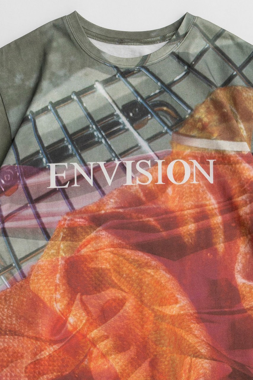 【メゾンスペシャル/MAISON SPECIAL】のFabric Photo Over T-Shirt/ファブリックフォトオーバーTEE 人気、トレンドファッション・服の通販 founy(ファニー) 　ファッション　Fashion　レディースファッション　Fashion for Women　トップス・カットソー　Cut & Sew Tops　シャツ・ブラウス・オフィスカジュアル　Elegant Blouses & Button-Ups　ロングTシャツ・Tシャツ　Longline T-Shirts & Tees　カットソー・ベーシックTシャツ　Cut-and-Sewn Tops / Stretch Tees & Basics　グラフィック　Graphic, Graphic Design　ショート　Short, Short Length　シンプル　Simple, Minimal　スリーブ　Sleeve, Long Sleeve / Short Sleeve　バランス　Balance, Style Balance　フロント　Front, Front Design　プリント　Print, Printed Pattern　おすすめ　Recommended / Our Picks　新作・新入荷　New Arrivals / New In　other-2|ID: prp329100004932885 ipo3291000000037025531