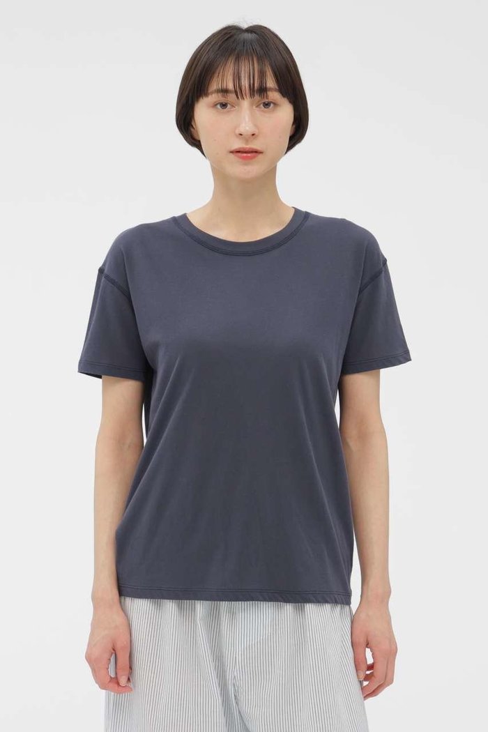 【マーガレットハウエル/MARGARET HOWELL】のSIRO SPUN COTTON JERSEY TOP インテリア・キッズ・メンズ・レディースファッション・服の通販 founy(ファウニー) https://founy.com/ ファッション Fashion レディースファッション Fashion for Women トップス・カットソー Cut & Sew Tops シャツ・ブラウス・オフィスカジュアル Elegant Blouses & Button-Ups ロングTシャツ・Tシャツ Longline T-Shirts & Tees カットソー・ベーシックTシャツ Cut-and-Sewn Tops / Stretch Tees & Basics なめらか Smooth, Silky Texture ショート Short, Short Length スポーティ Sporty, Casual Athletic スリーブ Sleeve, Long Sleeve / Short Sleeve |ID: prp329100004932901 ipo3291000000037025668