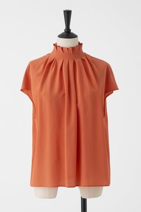 【オーヴィル/EAUVIRE】のタックハイネックブラウス 人気、トレンドファッション・服の通販 founy(ファニー) ファッション Fashion レディースファッション Fashion for Women トップス・カットソー Cut & Sew Tops シャツ・ブラウス・オフィスカジュアル Elegant Blouses & Button-Ups ショート Short, Short Length シルク Silk, 100% Silk ジャケット Jacket, Outerwear スリーブ Sleeve, Long Sleeve / Short Sleeve ドレープ Drape, Draping Fabric ハイネック High Neck, Mock Neck エレガント 上品 Elegant 新作・新入荷 New Arrivals / New In |ID:prp329100004933078