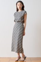 【ティアラ/Tiara】のトリコロールプリントフレンチスリーブブラウス 人気、トレンドファッション・服の通販 founy(ファニー) ファッション Fashion レディースファッション Fashion for Women トップス・カットソー Cut & Sew Tops シャツ・ブラウス・オフィスカジュアル Elegant Blouses & Button-Ups おすすめ Recommended / Our Picks ショート Short, Short Length シンプル Simple, Minimal スカーフ Scarf, Neckwear スリーブ Sleeve, Long Sleeve / Short Sleeve セットアップ Set-Up, Coordinated Outfit ツイル Twist, Twisted Detail デニム Denim, Jeans Material フレンチ French, French Style プリント Print, Printed Pattern ボトム Bottoms, Lower Wear 新作・新入荷 New Arrivals / New In thumbnail ブラック系|ID: prp329100004933129 ipo3291000000037027309