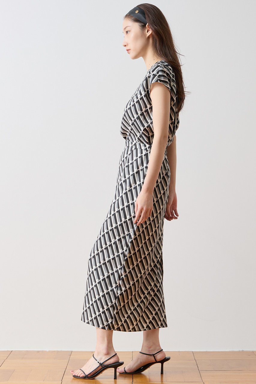 【ティアラ/Tiara】のトリコロールプリントフレンチスリーブブラウス 人気、トレンドファッション・服の通販 founy(ファニー) 　ファッション　Fashion　レディースファッション　Fashion for Women　トップス・カットソー　Cut & Sew Tops　シャツ・ブラウス・オフィスカジュアル　Elegant Blouses & Button-Ups　おすすめ　Recommended / Our Picks　ショート　Short, Short Length　シンプル　Simple, Minimal　スカーフ　Scarf, Neckwear　スリーブ　Sleeve, Long Sleeve / Short Sleeve　セットアップ　Set-Up, Coordinated Outfit　ツイル　Twist, Twisted Detail　デニム　Denim, Jeans Material　フレンチ　French, French Style　プリント　Print, Printed Pattern　ボトム　Bottoms, Lower Wear　新作・新入荷　New Arrivals / New In　other-2|ID: prp329100004933129 ipo3291000000037027310