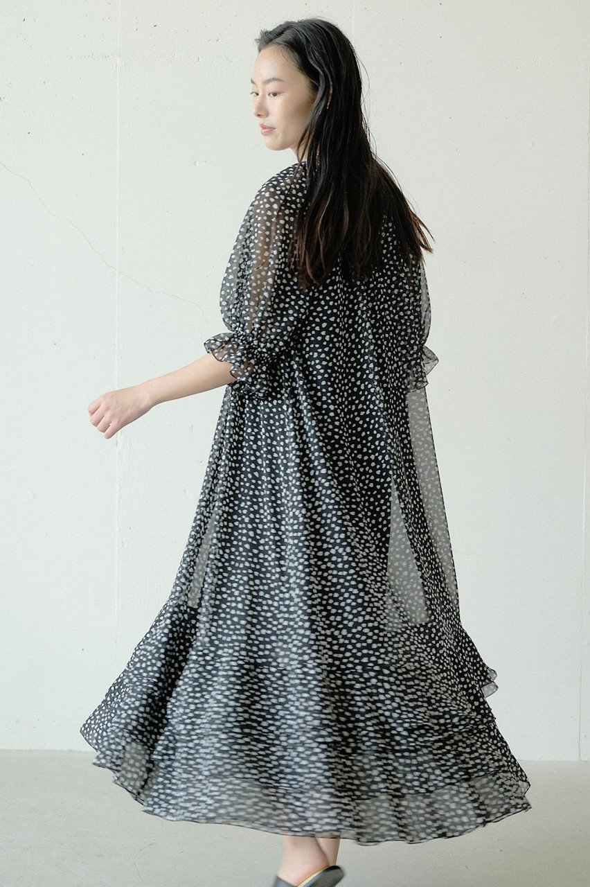 【ジェイドット/j.】のシフォンジョーゼット プリントワンピース 人気、トレンドファッション・服の通販 founy(ファニー) 　ファッション　Fashion　レディースファッション　Fashion for Women　ワンピース　Dresses　チュニック　Tunic Tops & Dresses　シフォン　Chiffon, Lightweight Fabric　ジョーゼット　Georgette, Semi-Sheer Fabric　チュニック　Tunic, Long Top　ドット　Polka Dot, Dot Pattern　フェミニン　Feminine, Girly　プリント　Print, Printed Pattern　モノトーン　Monotone, Black and White　ロング　Long, Long-Length　夏　Summer　新作・新入荷　New Arrivals / New In　春　Spring　S/S・春夏　SS, Spring/Summer, Warm Season　other-7|ID: prp329100004935554 ipo3291000000037037935