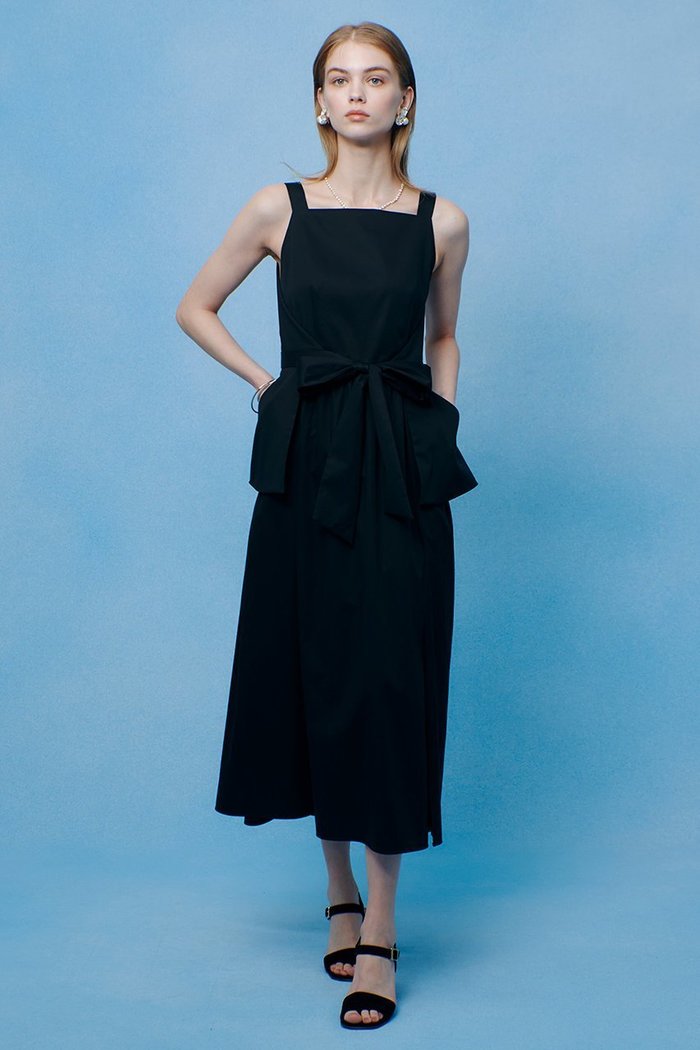 【アルアバイル/allureville】の【LOULOU WILLOUGHBY】コットンサテンエプロンワンピース インテリア・キッズ・メンズ・レディースファッション・服の通販 founy(ファニー) https://founy.com/ ファッション Fashion レディースファッション Fashion for Women ワンピース Dresses チュニック Tunic Tops & Dresses ギャザー Gathered, Ruffled サテン Satin, Glossy Fabric チュニック Tunic, Long Top フィット Fit, Slim Fit ロング Long, Long-Length 夏 Summer 新作・新入荷 New Arrivals / New In |ID: prp329100004935556 ipo3291000000037037945