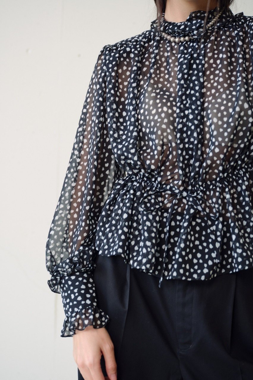 【ジェイドット/j.】のシフォンジョーゼット スタンドフリルブラウス 人気、トレンドファッション・服の通販 founy(ファニー) 　ファッション　Fashion　レディースファッション　Fashion for Women　トップス・カットソー　Cut & Sew Tops　シャツ・ブラウス・オフィスカジュアル　Elegant Blouses & Button-Ups　ギャザー　Gathered, Ruffled　シフォン　Chiffon, Lightweight Fabric　ジョーゼット　Georgette, Semi-Sheer Fabric　スタンド　Stand Collar, Upright Stand　スリーブ　Sleeve, Long Sleeve / Short Sleeve　ドット　Polka Dot, Dot Pattern　フェミニン　Feminine, Girly　フリル　Frill, Ruffle　モノトーン　Monotone, Black and White　ロング　Long, Long-Length　定番　Standard, Basic Item　新作・新入荷　New Arrivals / New In　other-7|ID: prp329100004935560 ipo3291000000037037986