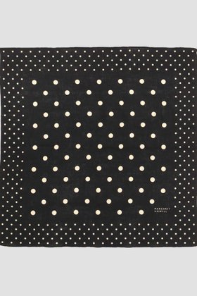 【マーガレットハウエル/MARGARET HOWELL】のSPOT HANKY 人気、トレンドファッション・服の通販 founy(ファニー) ファッション Fashion レディースファッション Fashion for Women ストール Soft & Warm Scarves マフラー・スヌード / 冬小物の定番 Scarves & Mufflers スカーフ Scarf, Neckwear ストール Stole, Wrap ハンカチ Handkerchief, Hanky プリント Print, Printed Pattern マフラー Scarf, Muffler リネン Linen, Linen Fabric |ID:prp329100004936519