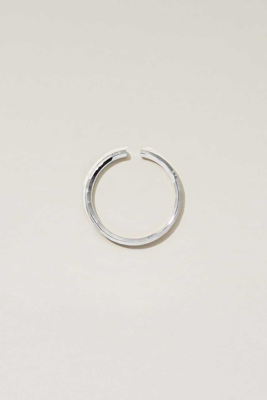 【サラース/SARARTH】のGAIA HOOP イヤーカフ III (片耳用) 人気、トレンドファッション・服の通販 founy(ファニー) 　ファッション　Fashion　レディースファッション　Fashion for Women　ジュエリー　Jewelry　ファッションリング　Fashion Rings　イヤリング・フープ・ドロップタイプ　Hoop, Drop & Clip Earrings　イヤリング　Earrings　イヤーカフ　Ear Cuffs　コレクション　Collection, Seasonal Line　シルバー　Silver, Metallic Silver　テクスチャー　Texture, Textured Fabric　片耳　One-Ear, Single Earring　 other-1|ID: prp329100004936632 ipo3291000000037043940