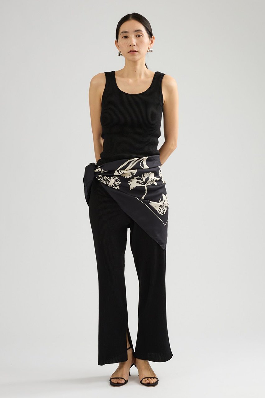 【カオス/Chaos】の【AENEIS】フラワースカーフ 人気、トレンドファッション・服の通販 founy(ファニー) 　ファッション　Fashion　レディースファッション　Fashion for Women　ストール　Soft & Warm Scarves　マフラー・スヌード / 冬小物の定番　Scarves & Mufflers　イタリア　Italy　エレガント 上品　Elegant　コンパクト　Compact, Small Size　シルク　Silk, 100% Silk　スカーフ　Scarf, Neckwear　ストール　Stole, Wrap　なめらか　Smooth, Silky Texture　フラワー　Flower, Floral　プリント　Print, Printed Pattern　ボックス　Boxy, Box Shape　マフラー　Scarf, Muffler　モチーフ　Motif, Design Theme　ラフィア　Raffia, Natural Straw　おすすめ　Recommended / Our Picks　ギフト プレゼント　Gift / Present　other-2|ID: prp329100004936653 ipo3291000000037044022