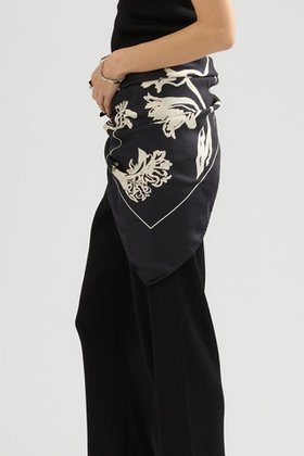 【カオス/Chaos】 【AENEIS】フラワースカーフ人気、トレンドファッション・服の通販 founy(ファニー) ファッション Fashion レディースファッション Fashion for Women ストール Soft & Warm Scarves マフラー・スヌード / 冬小物の定番 Scarves & Mufflers イタリア Italy エレガント 上品 Elegant コンパクト Compact, Small Size シルク Silk, 100% Silk スカーフ Scarf, Neckwear ストール Stole, Wrap なめらか Smooth, Silky Texture フラワー Flower, Floral プリント Print, Printed Pattern ボックス Boxy, Box Shape マフラー Scarf, Muffler モチーフ Motif, Design Theme ラフィア Raffia, Natural Straw おすすめ Recommended / Our Picks ギフト プレゼント Gift / Present |ID:prp329100004936653