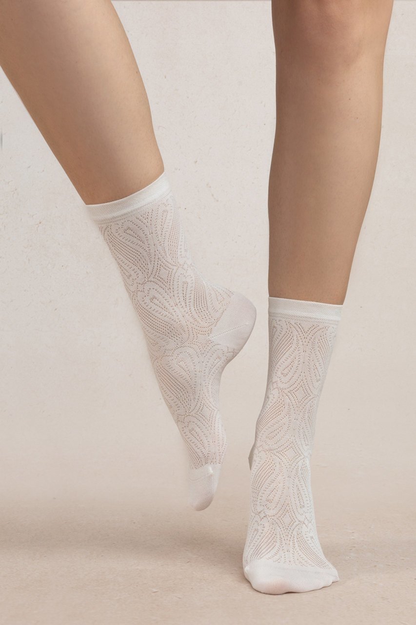 【ブルーフォレ/BLEUFORET】の6432 レースシルクソックス インテリア・キッズ・メンズ・レディースファッション・服の通販 founy(ファニー) 　ファッション　Fashion　レディースファッション　Fashion for Women　ソックス&靴下　Socks & Hosiery　レッグウェア・ストッキング　Legwear & Hosiery　エレガント 上品　Elegant　シルク　Silk, 100% Silk　ソックス　Socks, Hosiery　フィット　Fit, Slim Fit　フラット　Flat, Flat Shoes　フランス　France, French　レース　Lace, Lace Fabric　定番　Standard, Basic Item　アイボリー|ID: prp329100004936705 ipo3291000000037044370