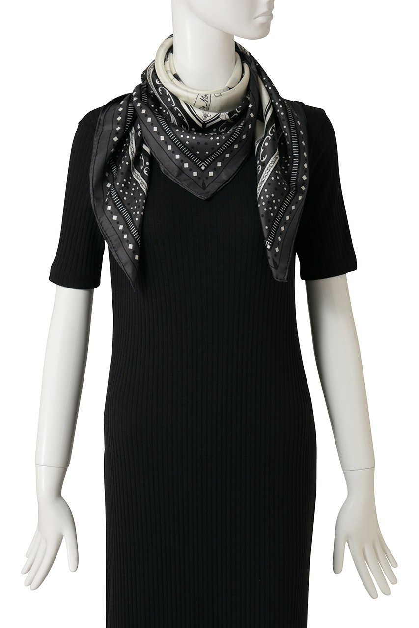 【マルティニーク/martinique】の【manipuri】シルクスカーフ 人気、トレンドファッション・服の通販 founy(ファニー) 　ファッション　Fashion　レディースファッション　Fashion for Women　ストール　Soft & Warm Scarves　マフラー・スヌード / 冬小物の定番　Scarves & Mufflers　コレクション　Collection, Seasonal Line　傘　Umbrella, Parasol　シルク　Silk, 100% Silk　ジャケット　Jacket, Outerwear　スカーフ　Scarf, Neckwear　ストール　Stole, Wrap　ハンド　Hand, Handmade　プリント　Print, Printed Pattern　マフラー　Scarf, Muffler　モダン　Modern, Contemporary　モチーフ　Motif, Design Theme　おすすめ　Recommended / Our Picks　エレガント 上品　Elegant　other-2|ID: prp329100004936746 ipo3291000000037044748